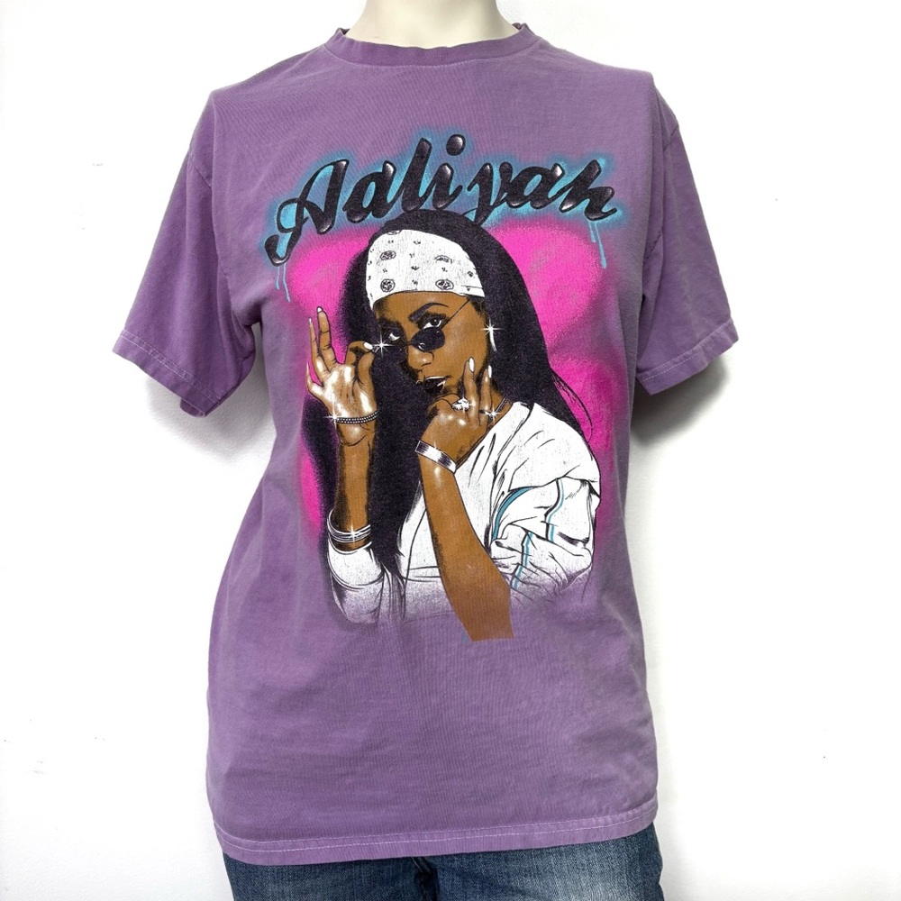 Aaliyah graphic tee